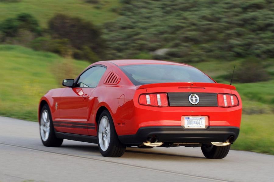  Ford Mustang V6 2011 года  (фото 67 из 93)